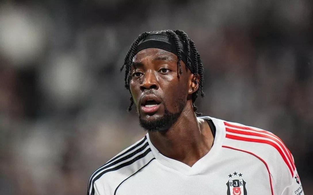 记者:维拉对签下亚伯拉罕持乐观态度,准备给他一份长期合同