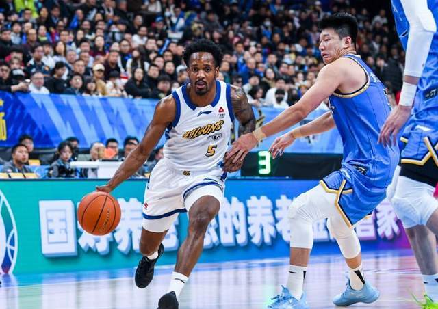 CBA排名大乱！广厦稳居第1，广东惨遭40