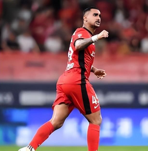 上港功勋外援1月16日官宣发声！正式告别俱乐部，已现身新东家