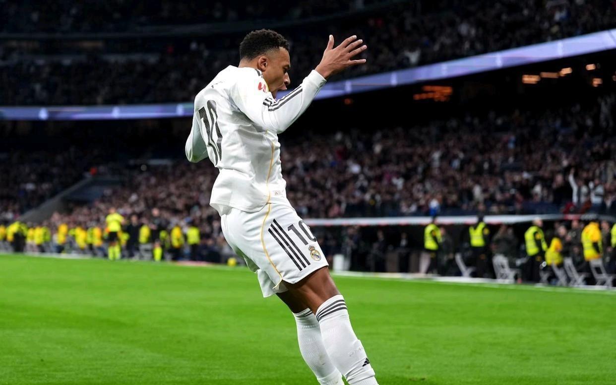 伯纳乌见证新帅首胜：姆巴佩点射建功皇马20力克莱万特