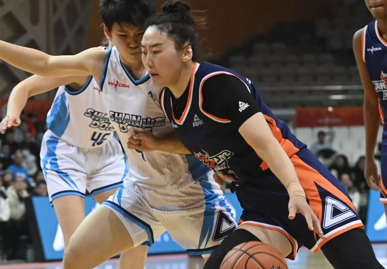 泪目!中国女篮31岁王牌重回巅峰:得分助攻均第1,宫帅召回她