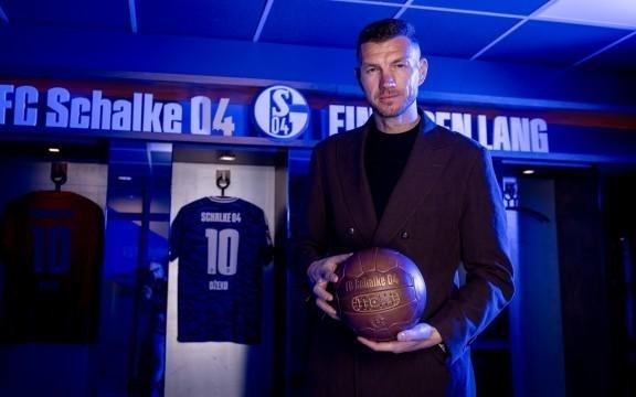 沙尔克迎新10号,39岁哲科重返德国