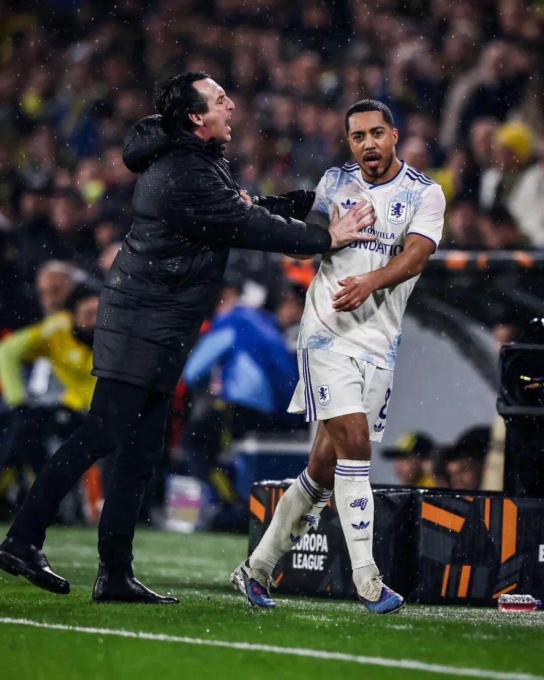 将帅失和维拉爆发激烈内讧:埃梅里推搡并怒吼中场大将