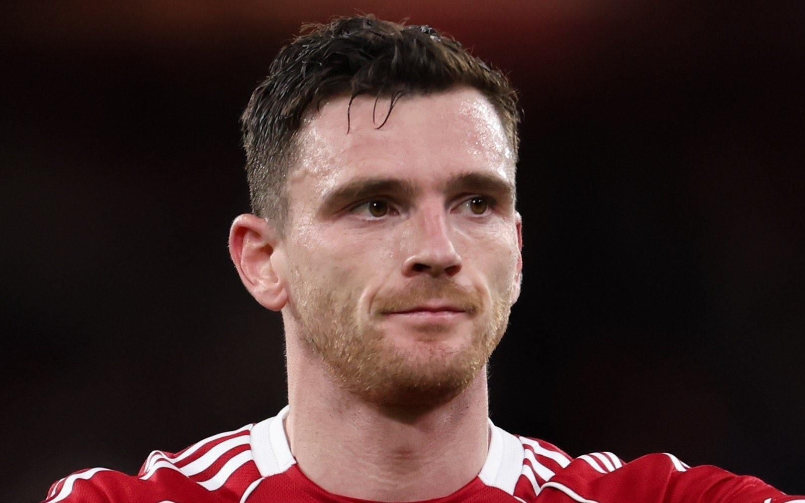 罗马诺：热刺希望引入利物浦边卫罗伯逊，两家俱乐部已展开接触