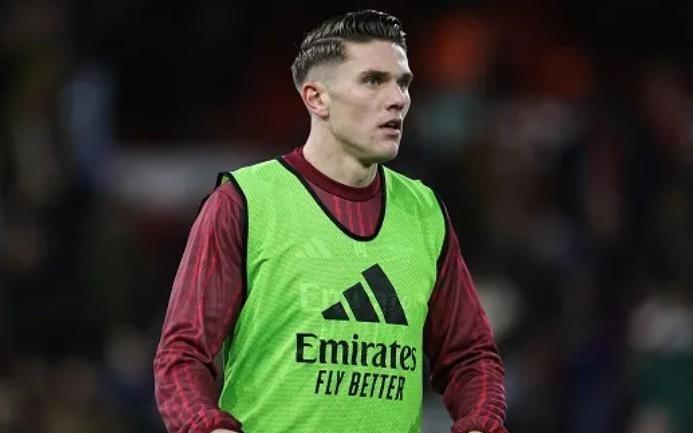 谢林汉姆:踢枪手姆伯莫还得踢中锋,谢什科现在还难担大任