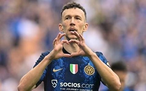 米体:若埃因霍温本周欧冠不敌拜仁被淘汰,会放走佩里西奇