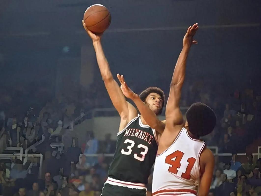 单赛季包揽MVP+FMVP+得分王有多难NBA仅4人做到，詹姆斯无缘