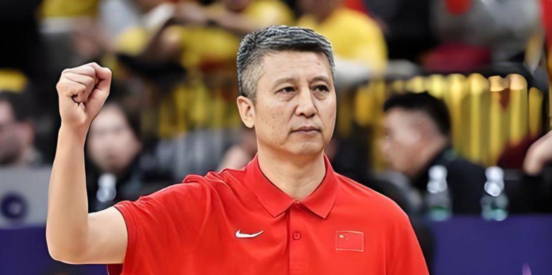 24分钟，砍25分10板！2米14中锋打出顶