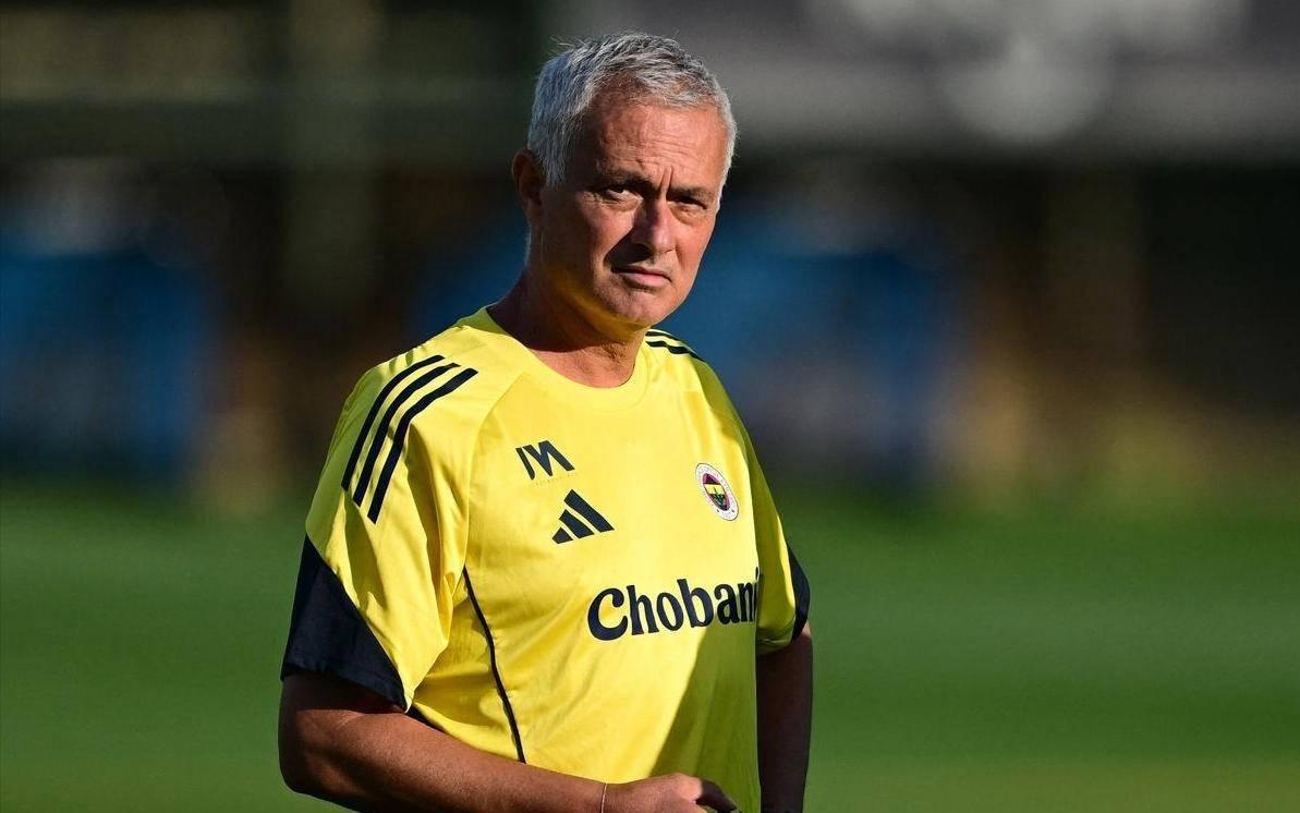 42打服皇马!西媒曝穆帅进入皇马名单,高层拍板,成换帅最优解