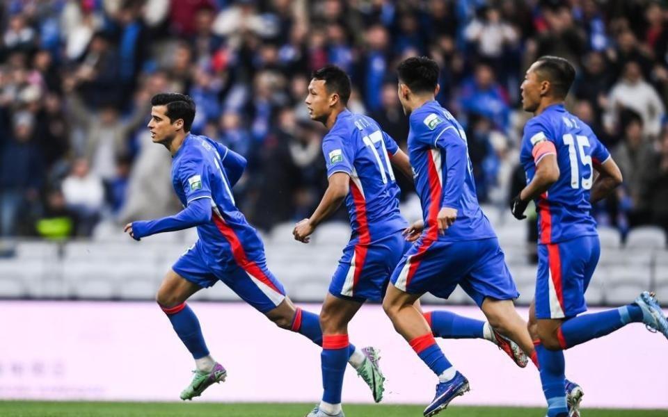 超级世界波！陈晋一任意球破门，斯帅挥拳庆祝，申花连刷3纪录