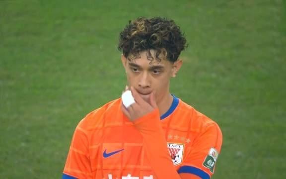 韩鹏+彭啸只缺席1场,临时主帅延续三后卫泰山队收官2场毫无压力