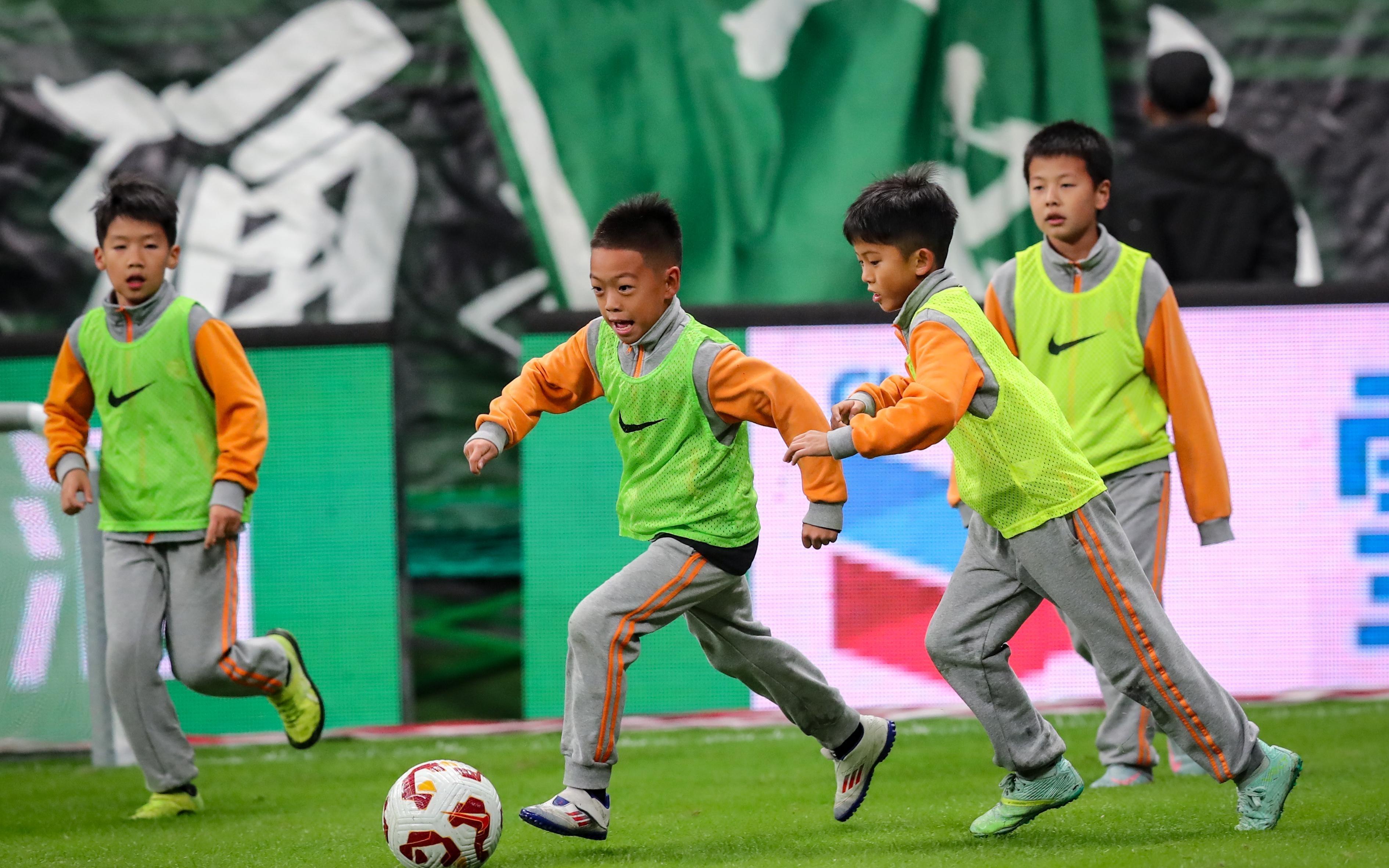 “班超进中超”在工人体育场开赛,北京加码推进小学生校园足球