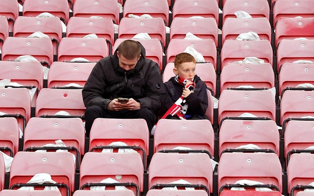 当愤怒退场：不吵架，不骂人，“草食性”球迷如何安静看球