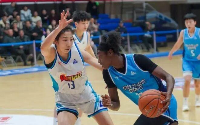 双加时，北京首钢园女篮拼到最后