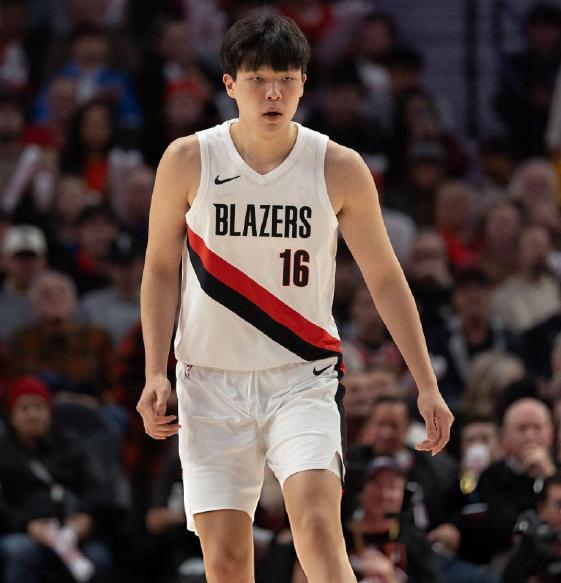 东方不亮西方亮,杨瀚森表现低迷,林葳却迎来爆发!