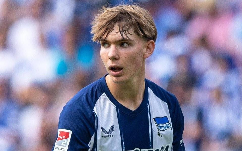 德天空：拜仁考虑今夏签下柏林赫塔16岁中场艾希霍恩