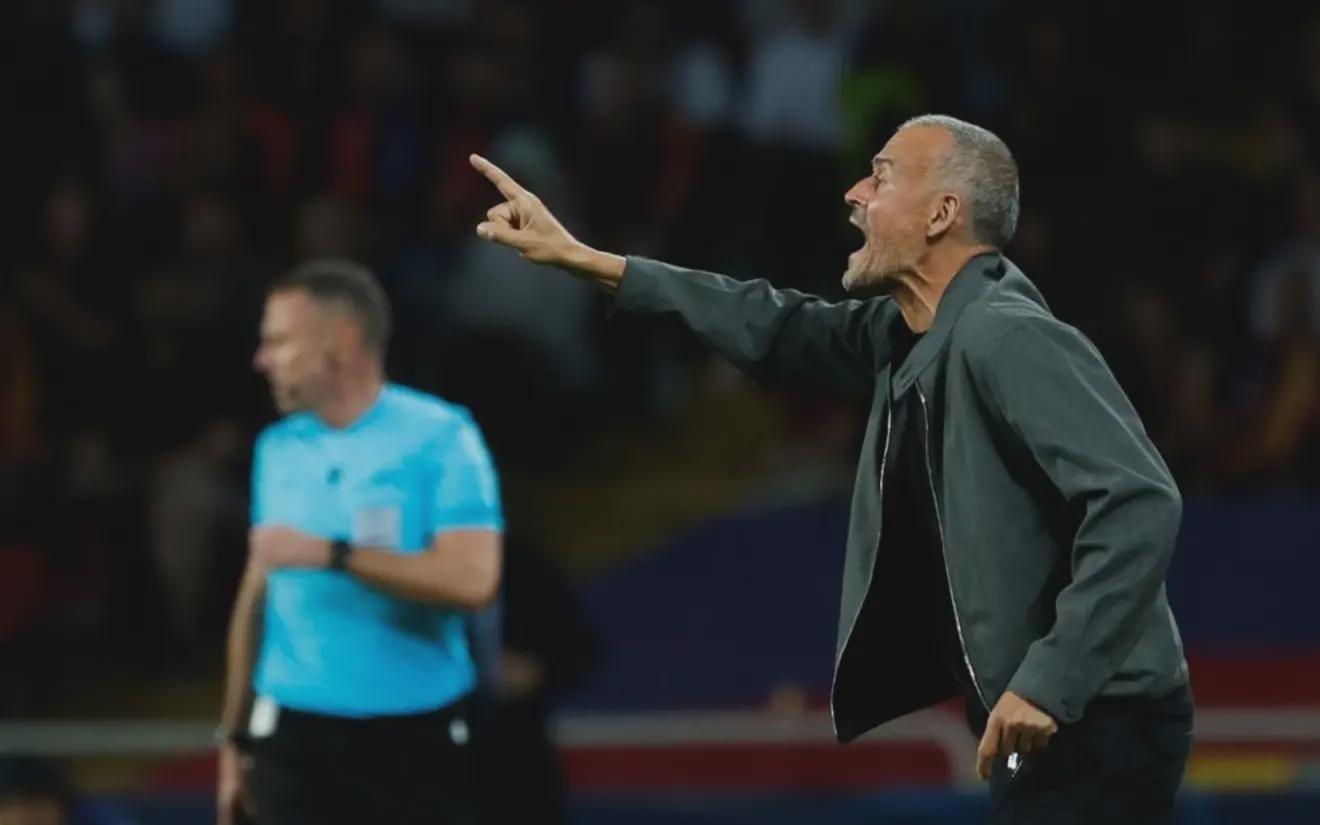 恩里克:巴萨和我们都是欧冠夺冠热门,这是一场高水平的对决