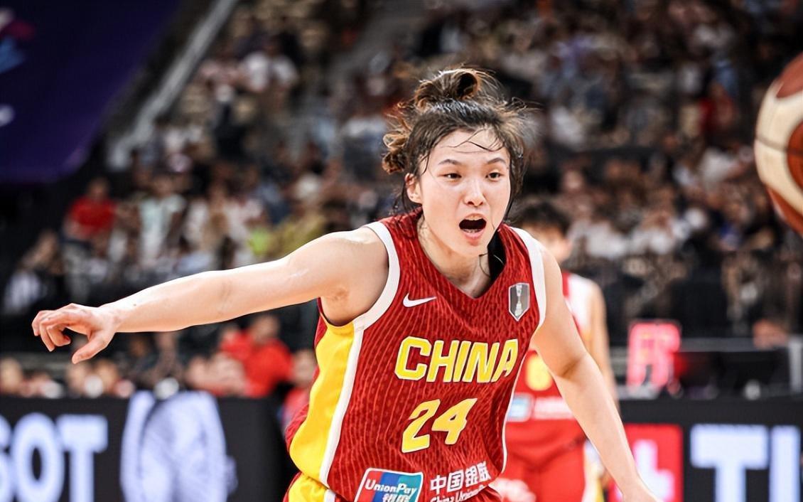 两战49+20取连胜：27岁女篮投手蜕变为超巨宫鲁鸣选她真没走眼