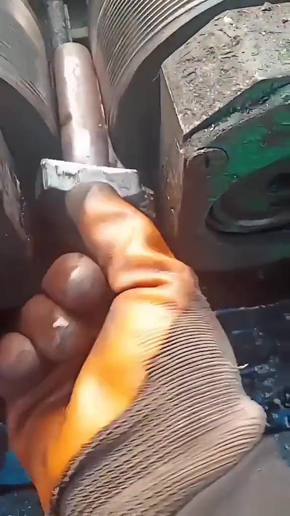 紧固件螺栓滚扣工艺看着解压