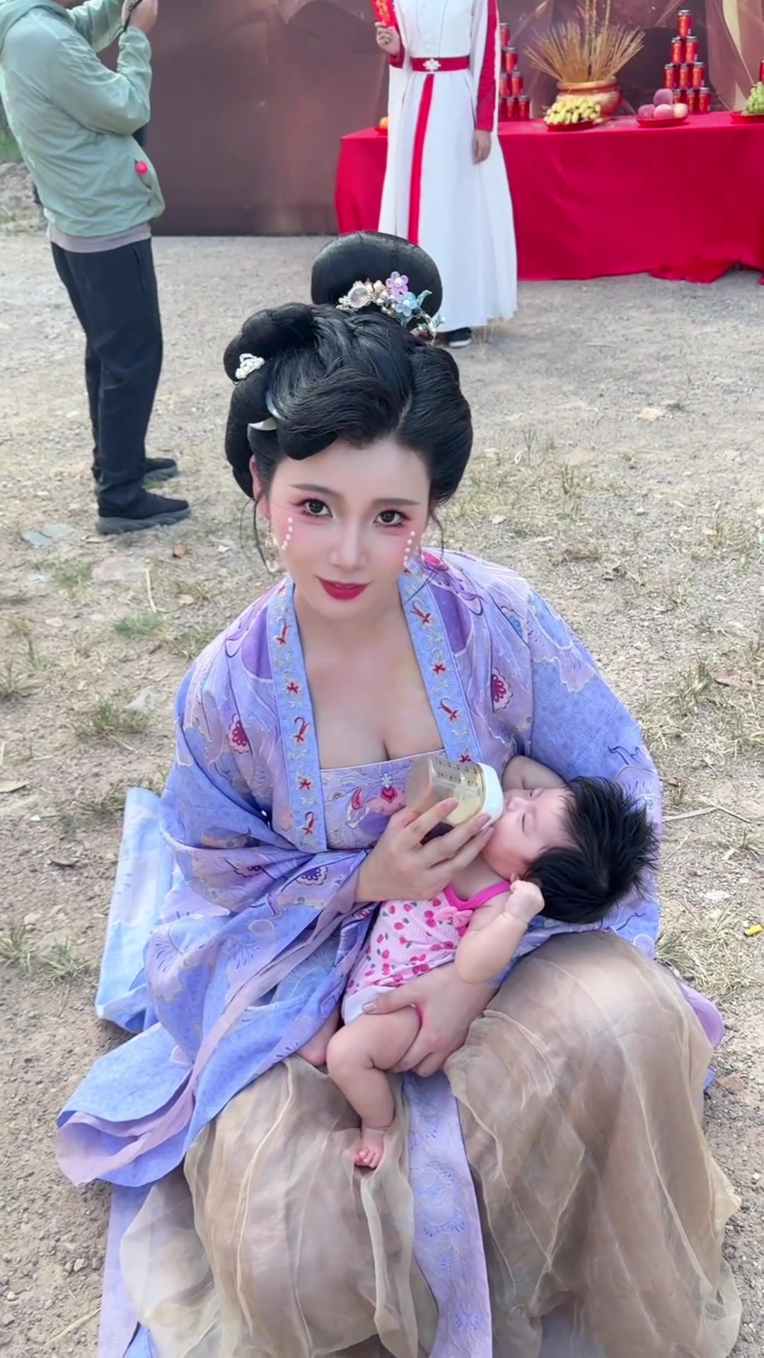 只顾着看浩浩妈了,没注意她在拍什么网剧