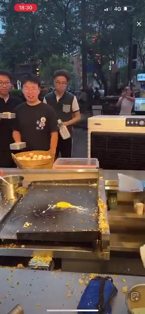 夹杂着汗水与口水,这样做出来的饭更好吃吗