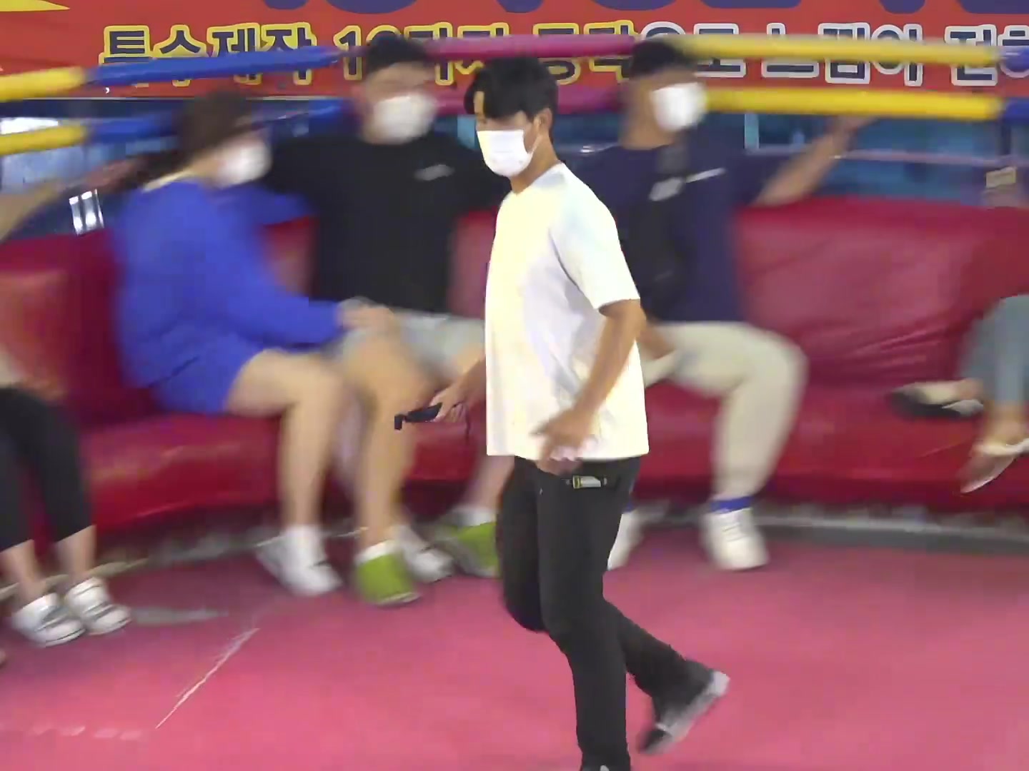 你这么玩,让在座的各位情何以堪!