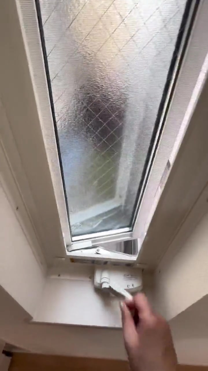 看这窗就感觉心胸狭窄