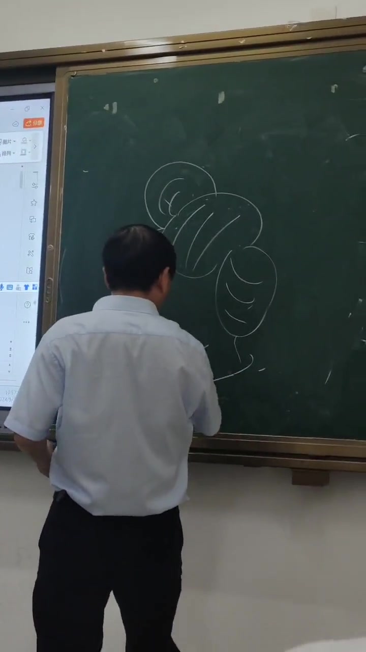 刚刚不是几个面包吗怎么突然变成一个人了