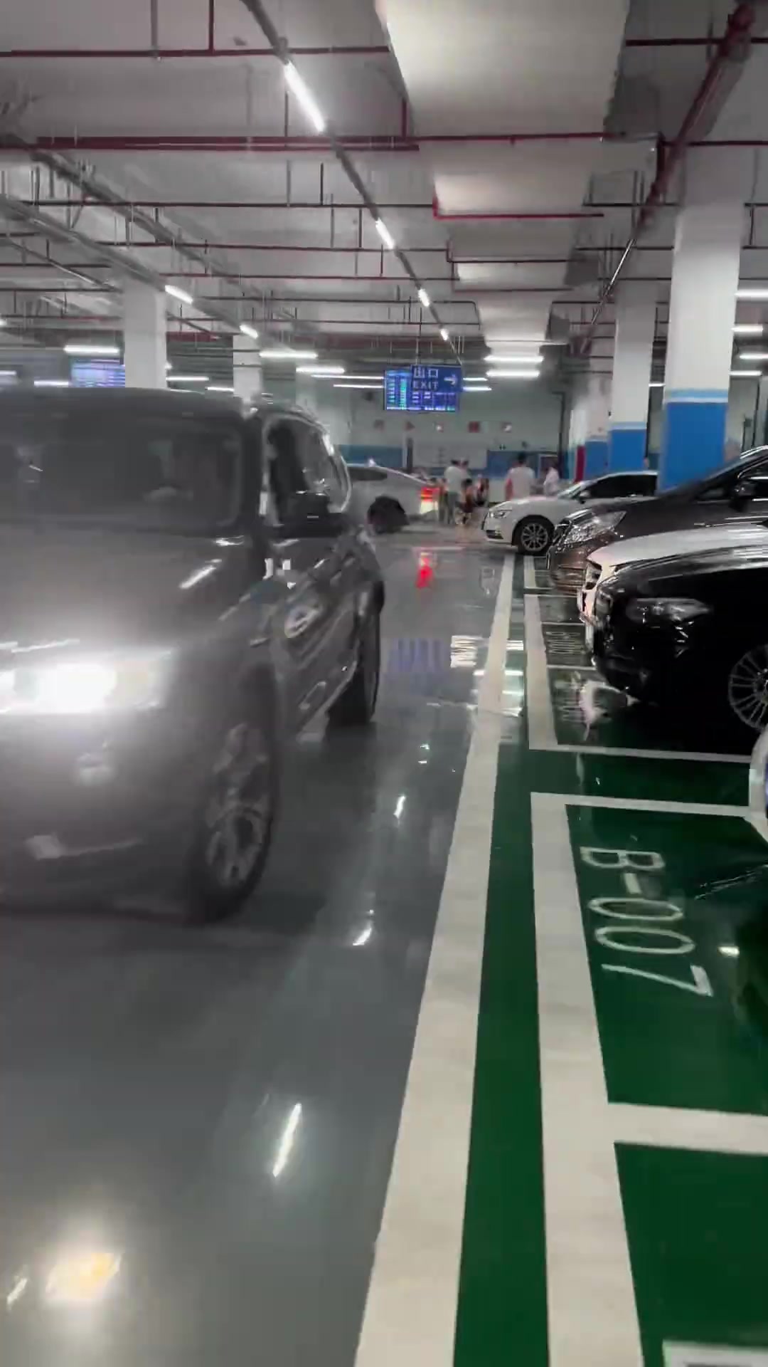 不得不吹一下实验小学的新型放学接娃模式