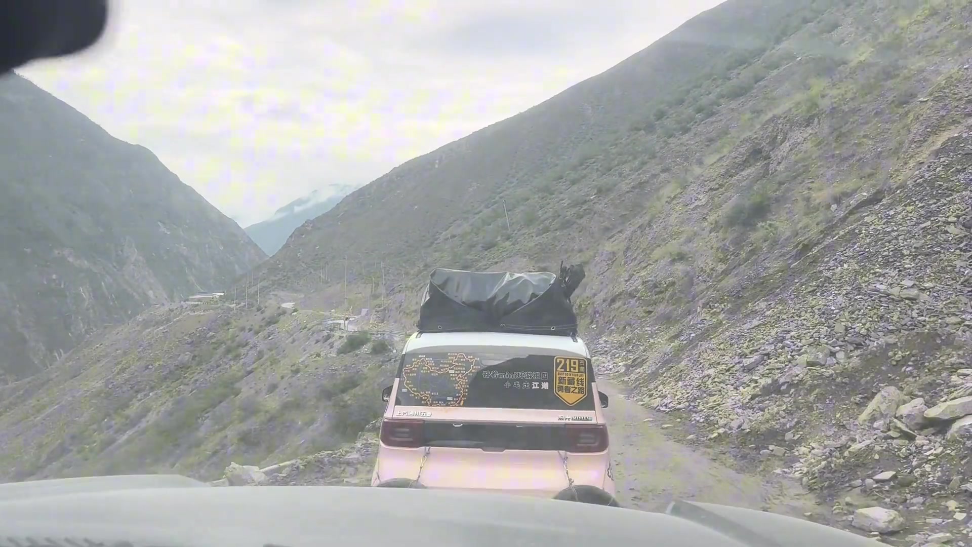 五菱mini屁股挂两甜甜圈就进藏啊