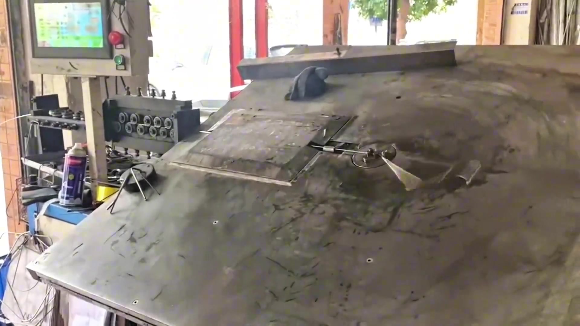 原来晾衣架是这么做出来的啊