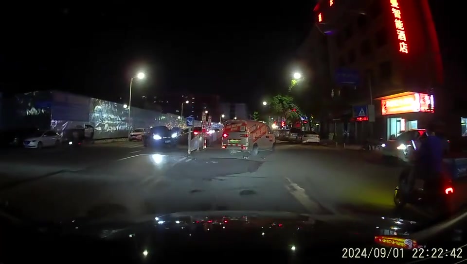 一时间竟分不清谁才是主角