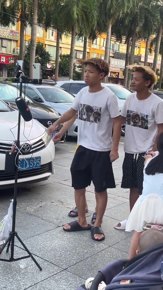 到底是谁在喜欢看这些视频!