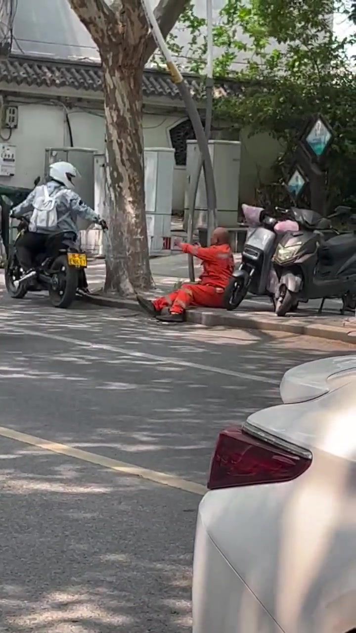 看来这位小姐姐还不知道这一推后果有多严重!