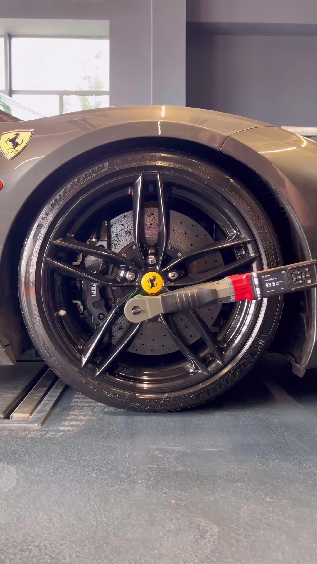 超跑的维保服务类型和普通车没啥不同,就是颗粒度超级细节!!