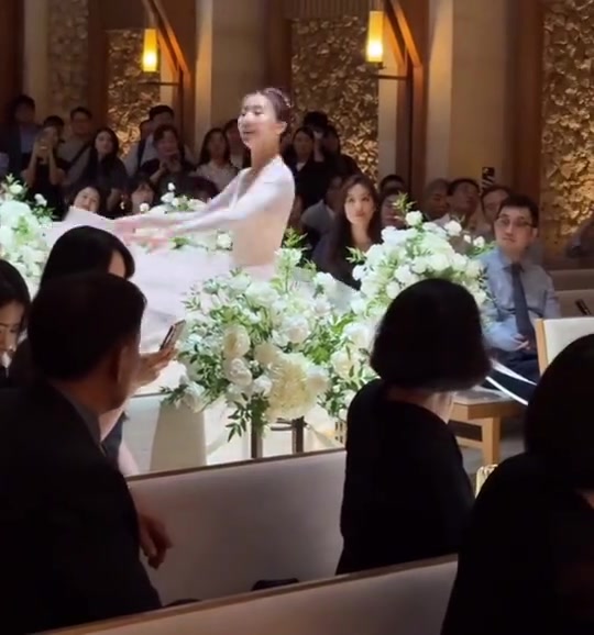 差点以为是她结婚!