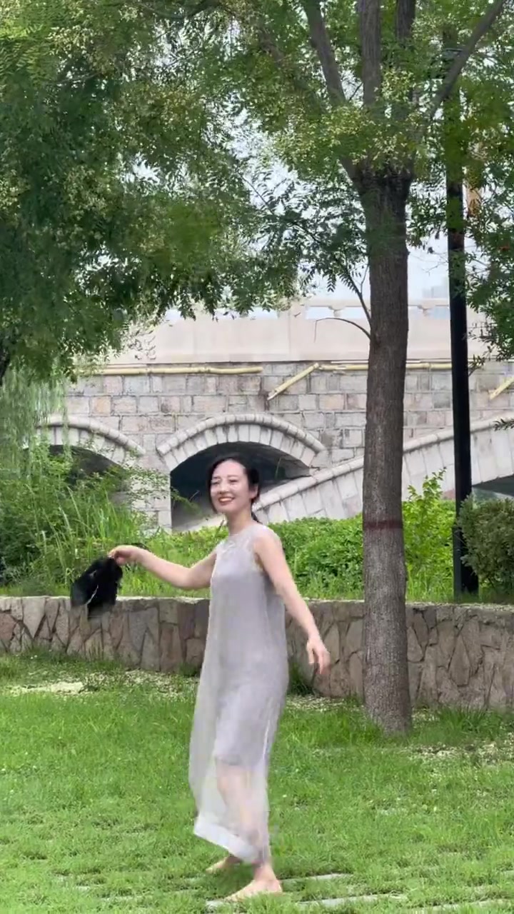 这种知性的美,让人无法自拔