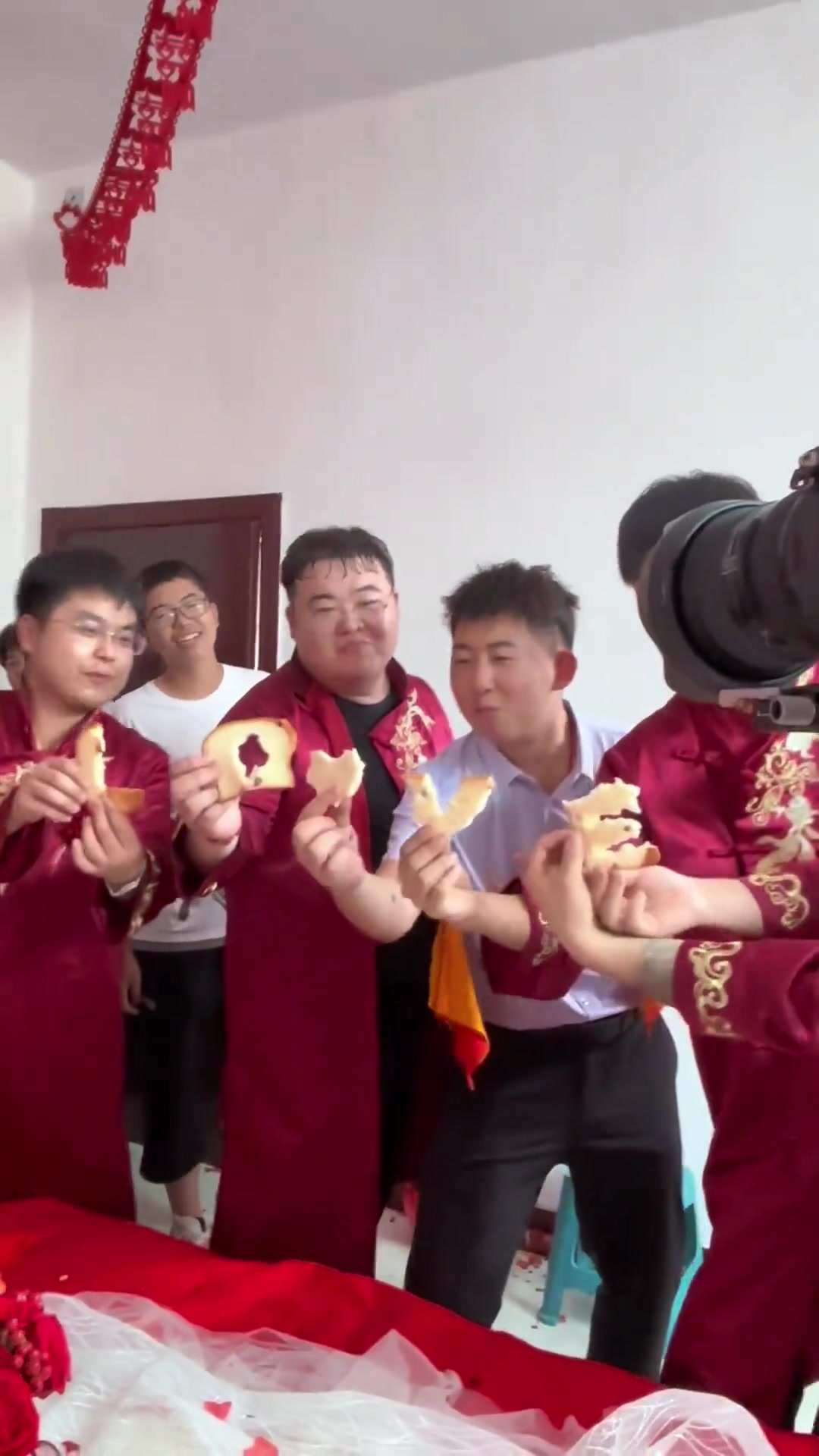 这伴郎团的技能得有多高超啊!