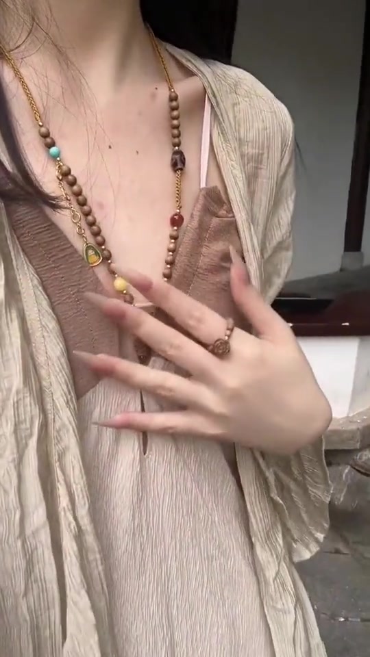 终于理解什么叫前胸贴后背了