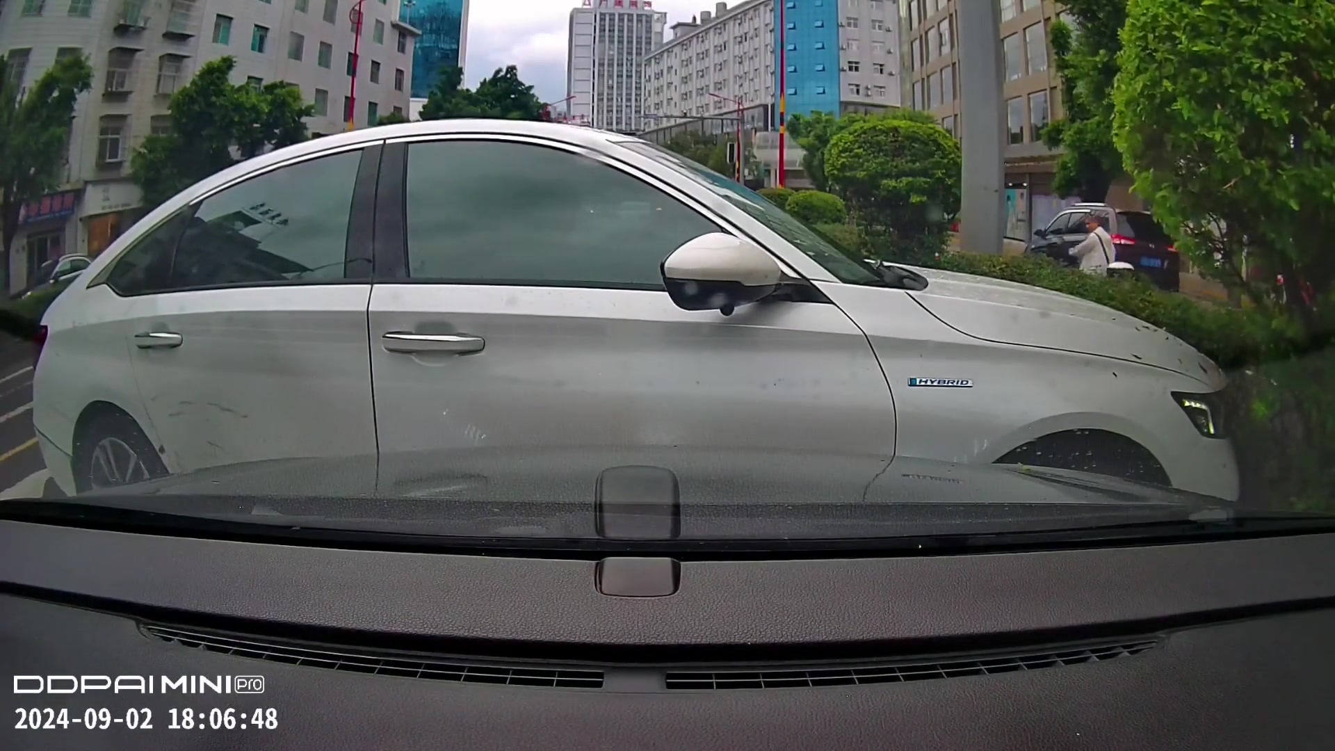 小伙喜提免费修车!
