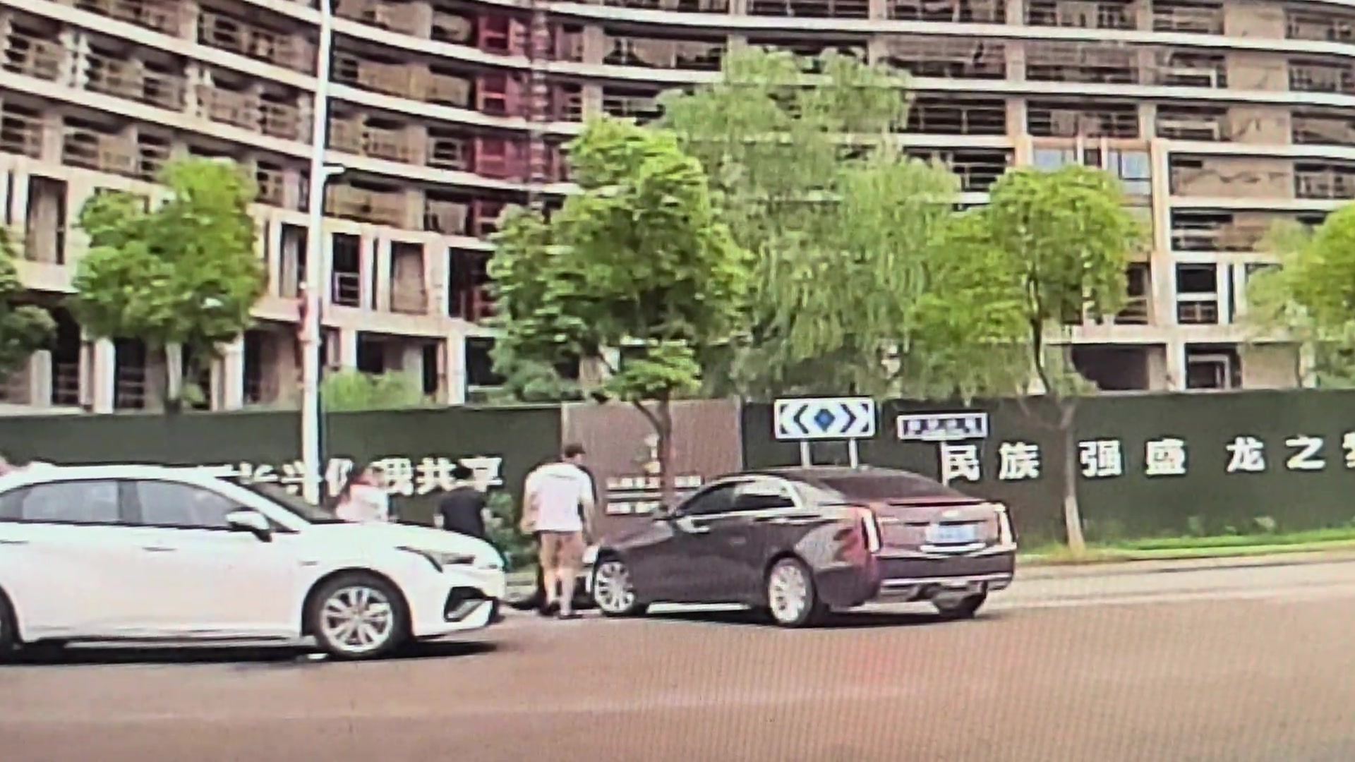 交警做梦也没想到还能同时处理自己的案子!