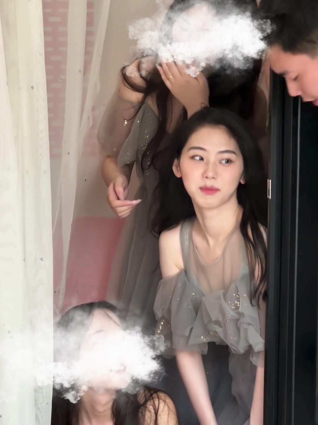 小姐姐的小表情让人深陷其中啊