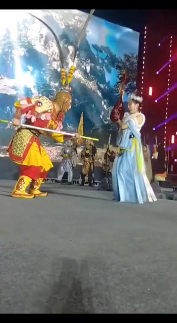 有点过了!大家觉得这样合适吗