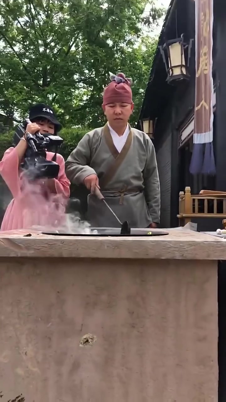 拍戏炒菜原来是这么来的