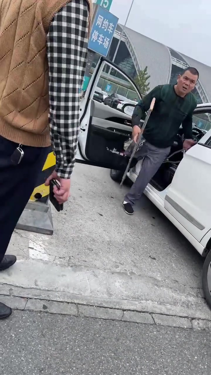 网友:强者从来不抱怨环境!
