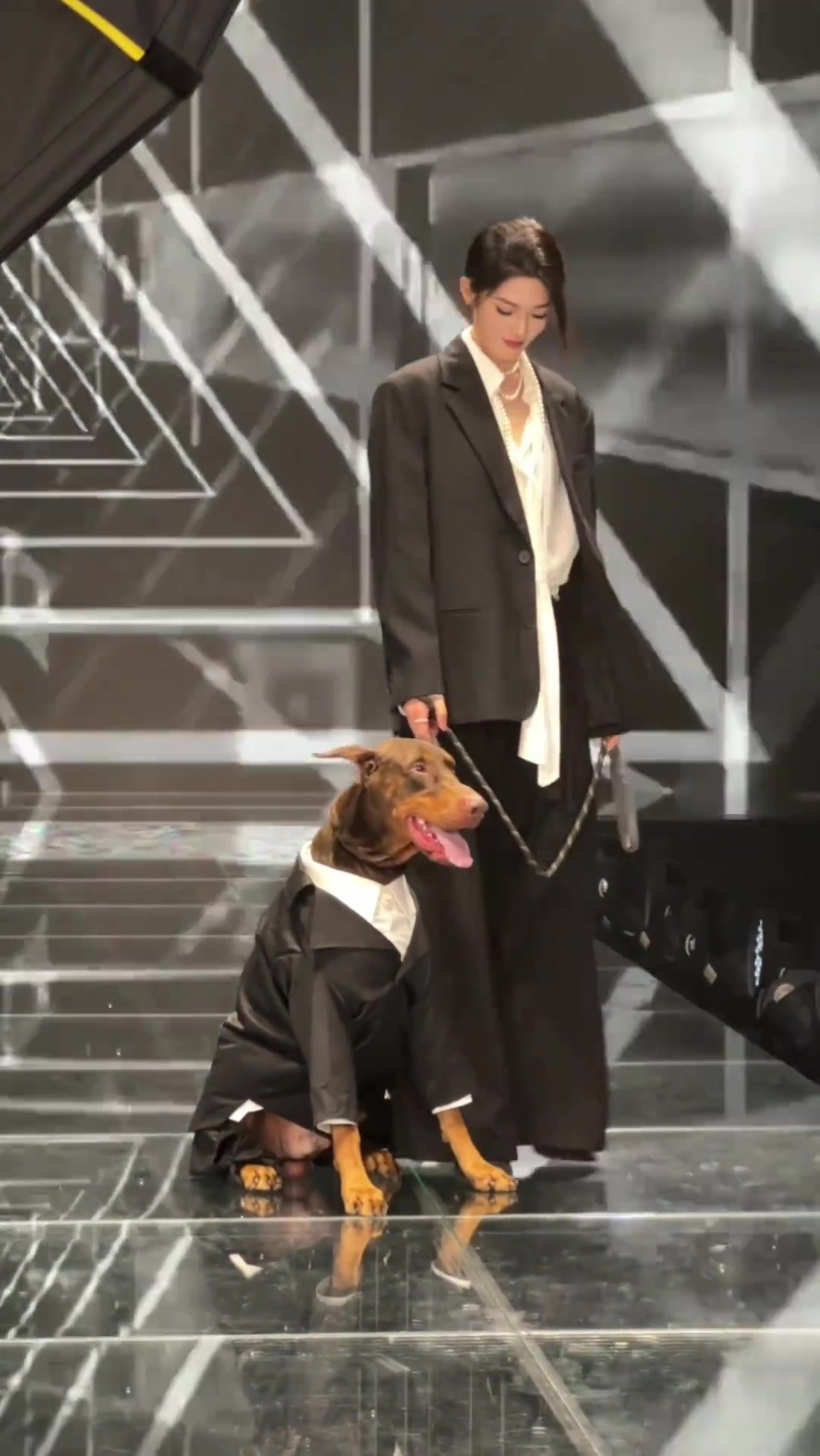 姐这下也太帅了吧!