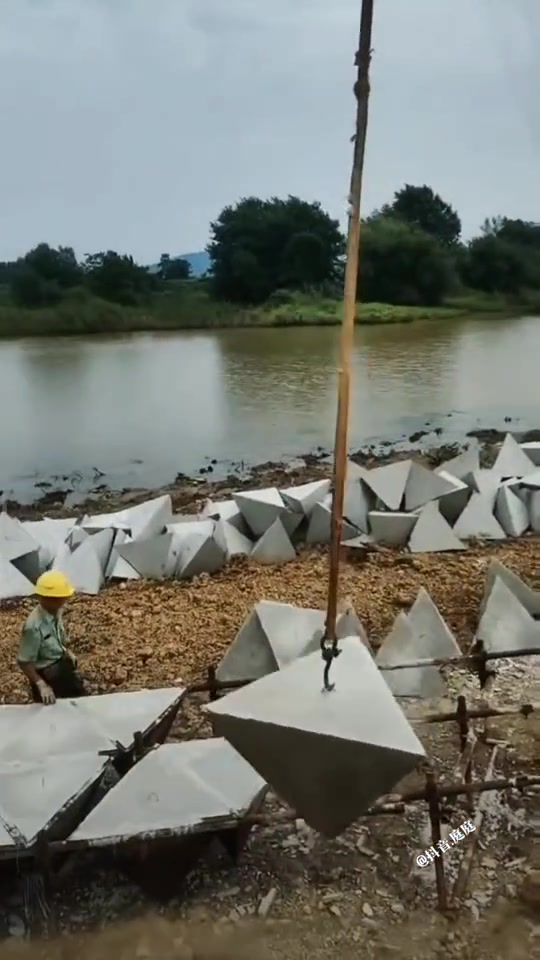 挺解压的!这是在干嘛防潮吗