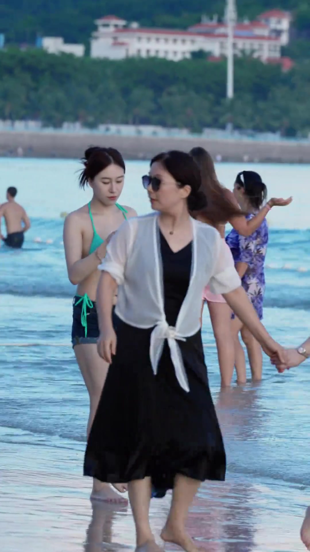 海边是个好地方,穿搭自由