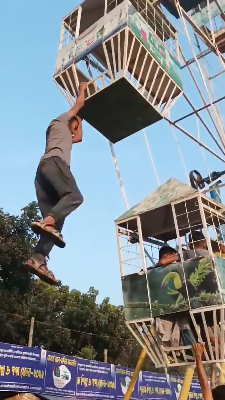 第一次知道摩天轮还有挂票的!