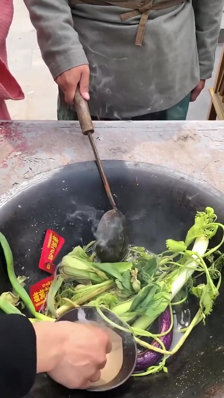 原来拍戏炒菜就是这么拍的!